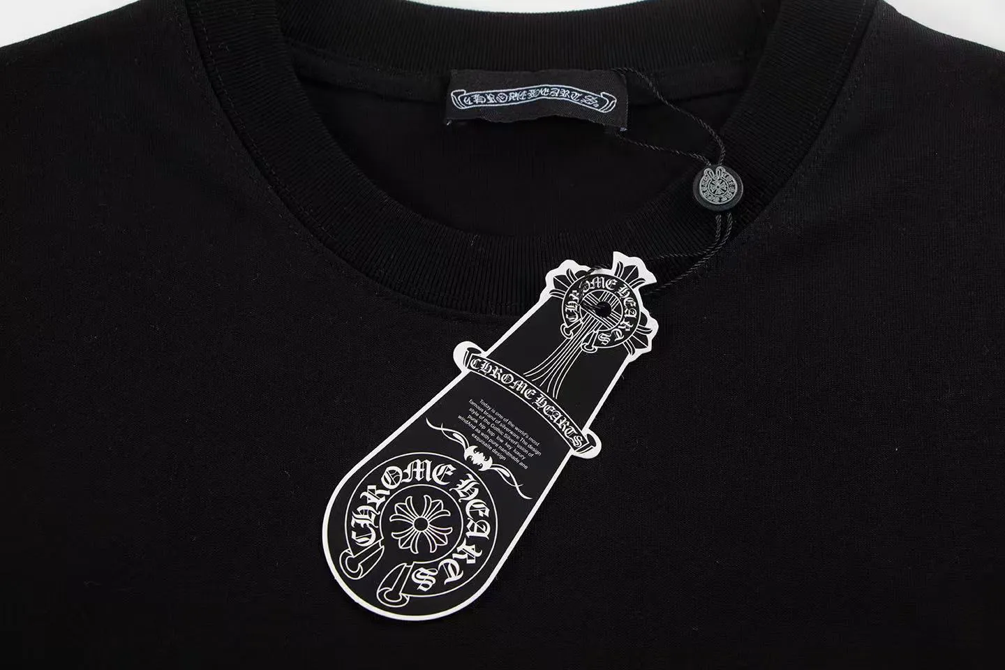 🅿️170 Style: 2025 new Croix heart hot diamond short-sleeved T-shirt Material: high version 300g double yarn combed cotton Size: S～XL Color: black Style number: Z028